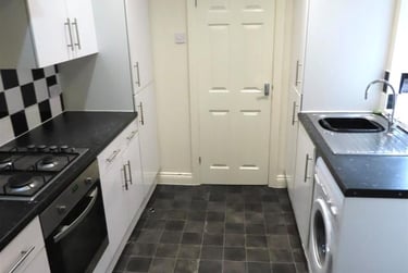 2 bed flat, Biddlestone Road, Heaton, Newcastle, NE65SP - Image 2